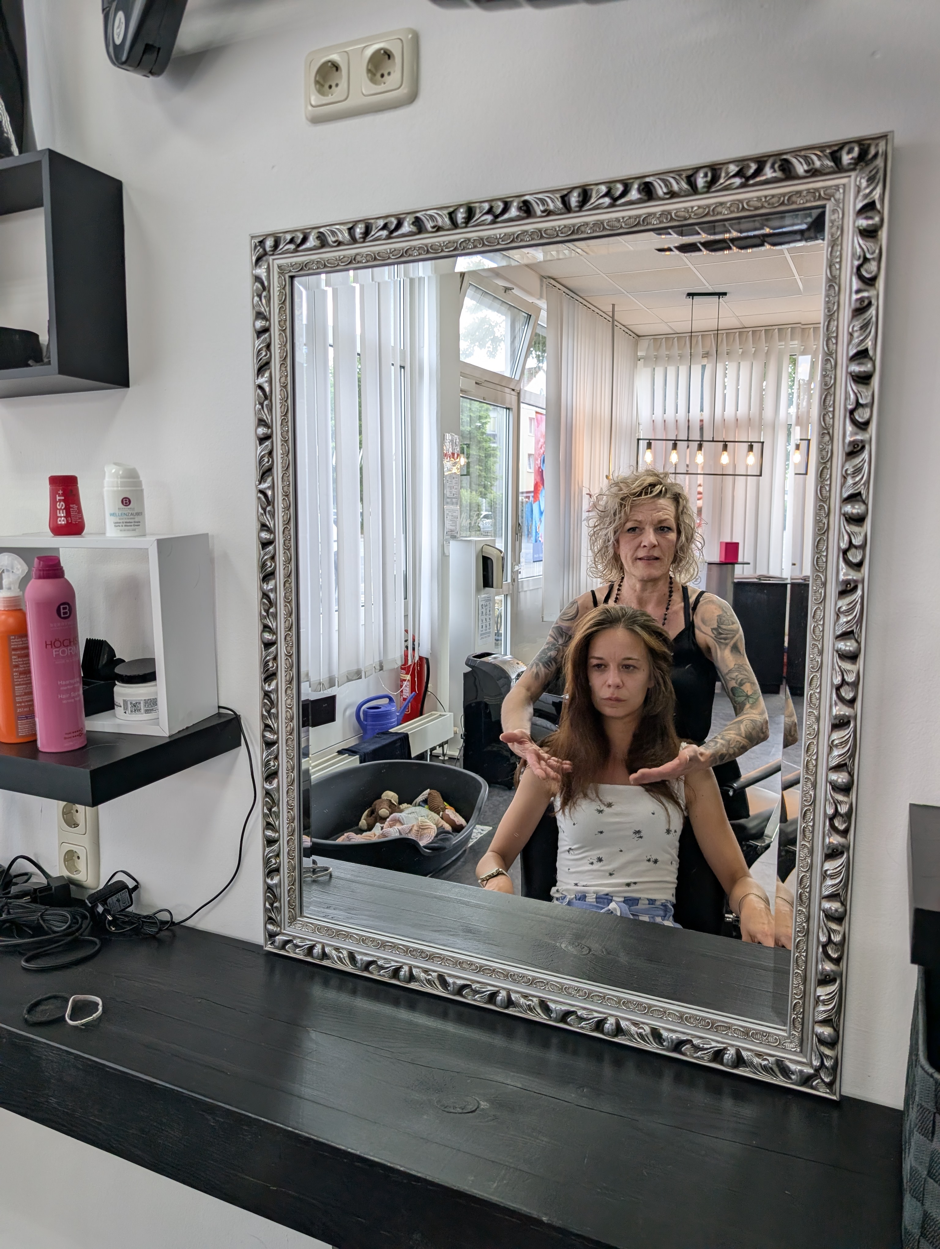 Beratung im Salon C. W. Ihr Friseur