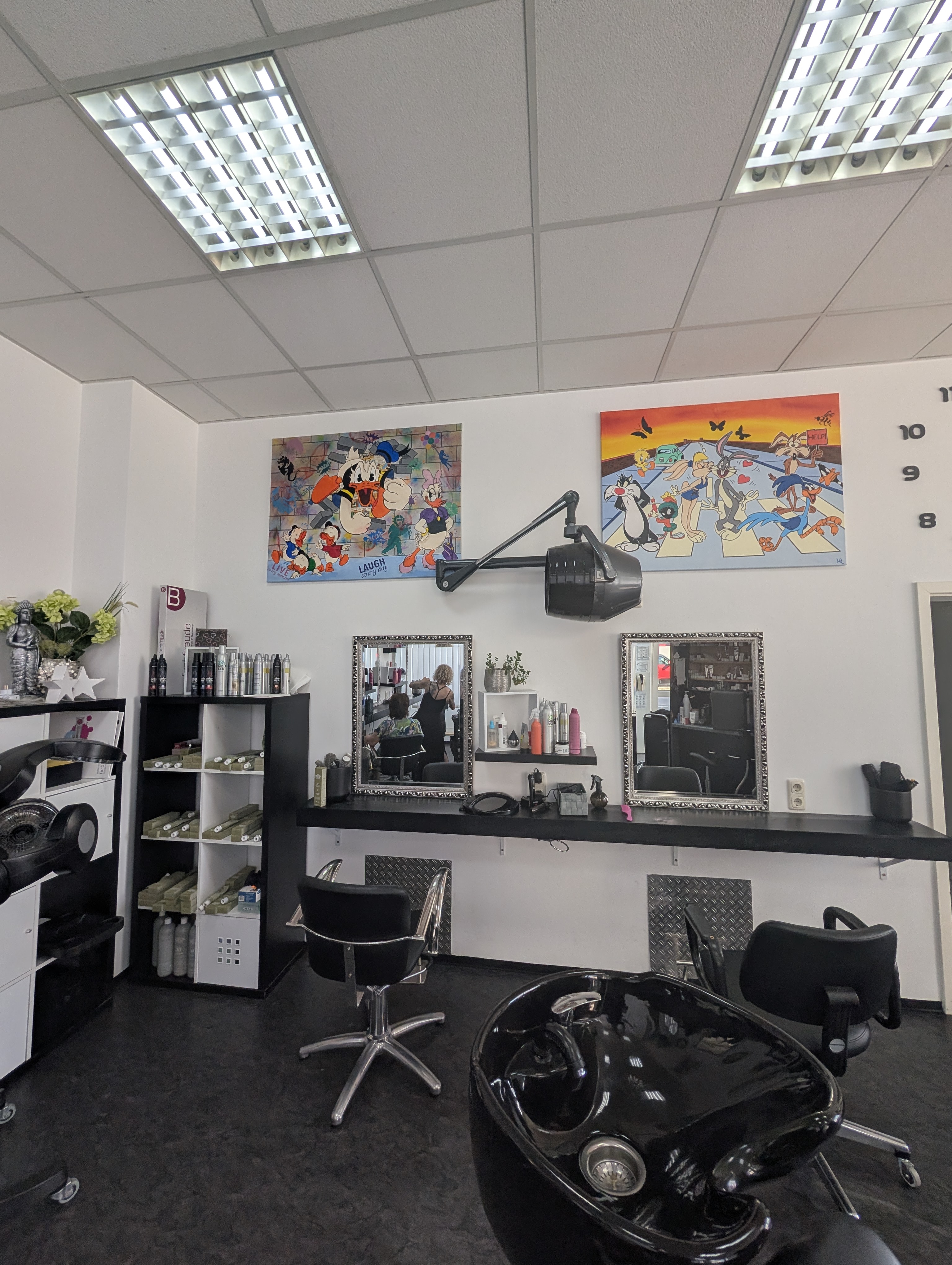 Weiterer Arbeitsbereich im Salon